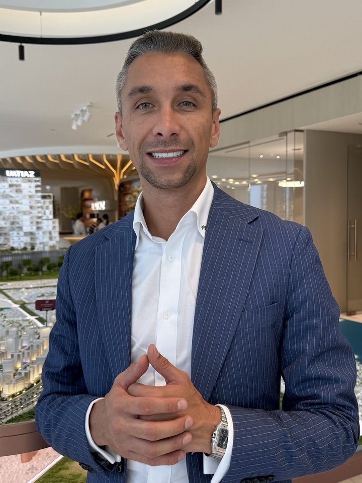 Владимир Максимов