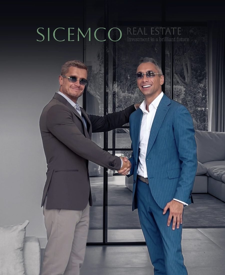 Владимир Максимов с клиентом SICEMCO